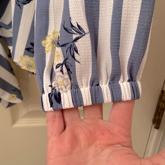 Ann Taylor Blouse Blue White Stripe Floral Tie at Waist Long Sleeve WM SZ M 💛 - Picture 5 of 11